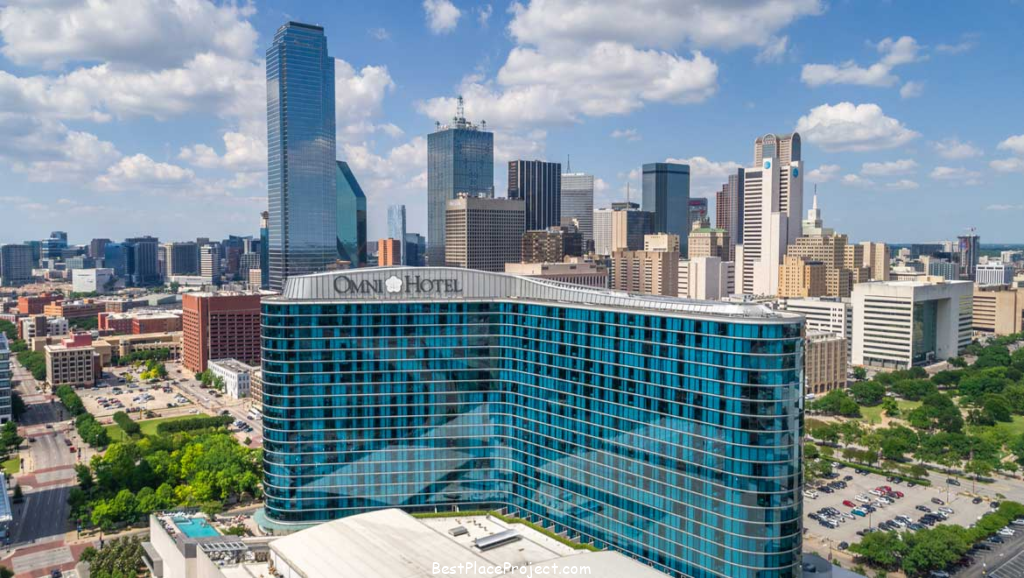 Hotels With balconies in Dallas
