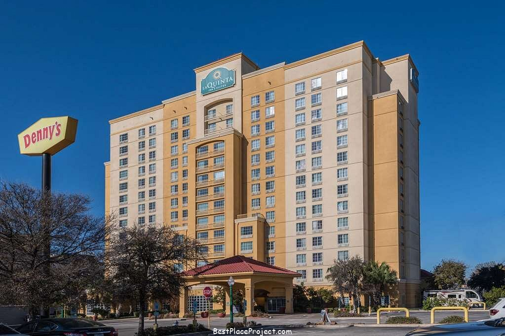 Hotels On The San Antonio Riverwalk with Balconies