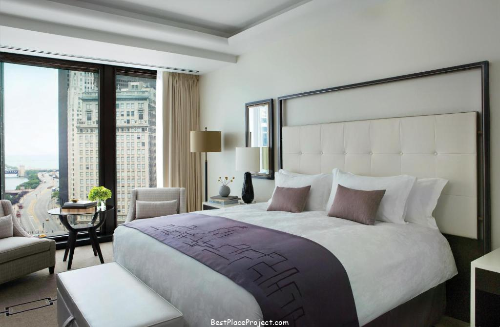 Chicago Hotels With Balcony